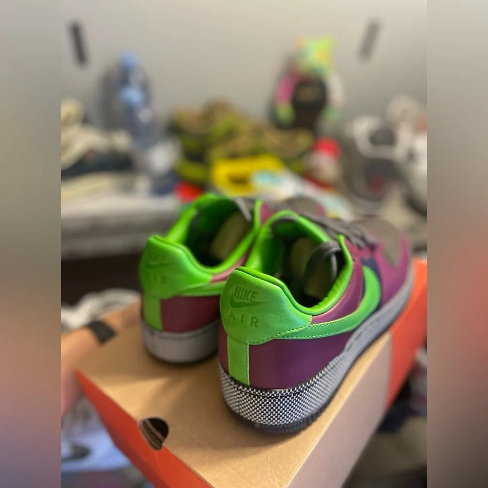 SZ 9M lightly worn
Nike Air Force 1 Low Inside Out from 2006 “Grape Green Bean” - Picture 5 of 8